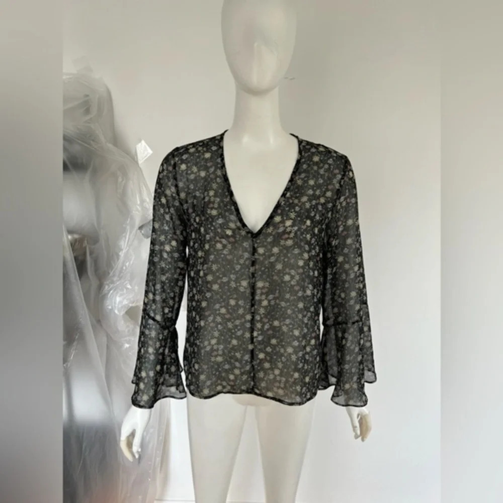 Only Hearts WOMEN'S FLORAL LIGHTWEIGHT Bell SLEEVE PULLOVER BLUSE-TOP Sz S
